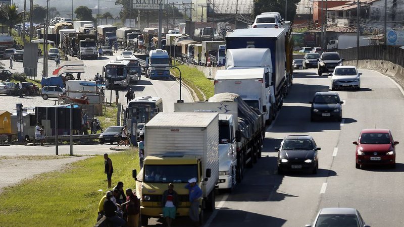 caminhoneiros_7aQa5JP_widelg