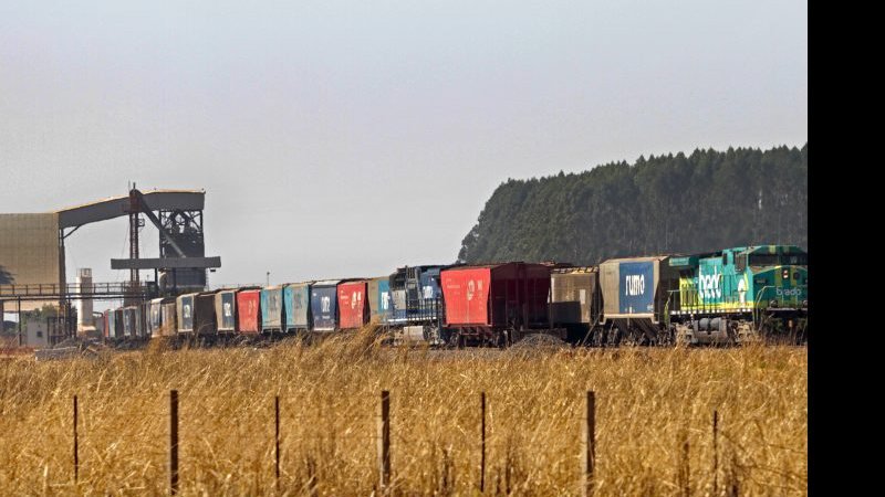 chapadao-do-sul-ferrovia-foto-saul-schramm-730x480_widelg