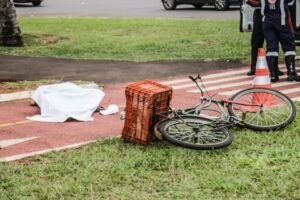 ciclista_morto_XeITpCm_widelg