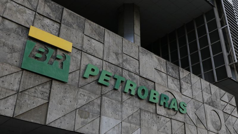 petrobras_PlE6v7v_widelg