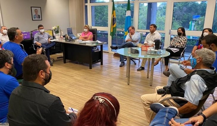reunião-servidores-capa--730x425