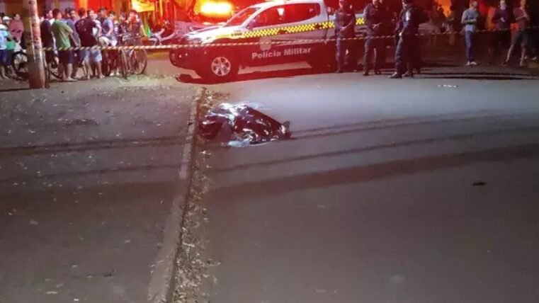 Atentado deixa um morto com tiro na cabeça e outro em estado grave