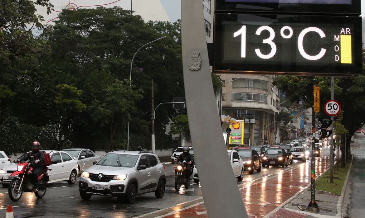Frente fria atinge a capita paulista