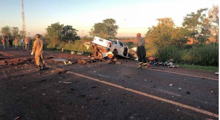 Polícia identifica vítimas da Hilux que colidiu com ônibus na BR-163