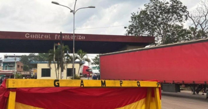 Sobe para 800 o número de caminhões parados na fronteira entre Corumbá e Bolívia