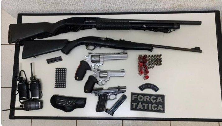 Polícia apreende armas, drogas e rádios amadores na invasão da Homex
