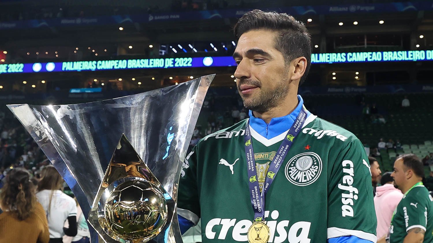 O-tecnico-Abel-Ferreira-da-SE-Palmeiras-comemora-a-conquista-do-Campeonato-Brasileiro-Seria-A-apos-jogo-contra-o-America-MG-no-Allianz-Parque