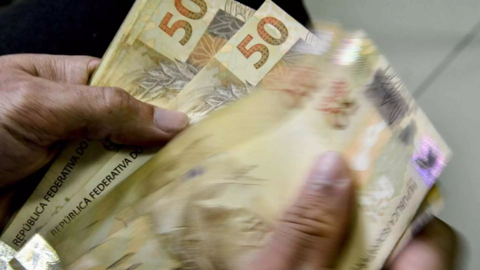 dinheiro-13salario.jpg