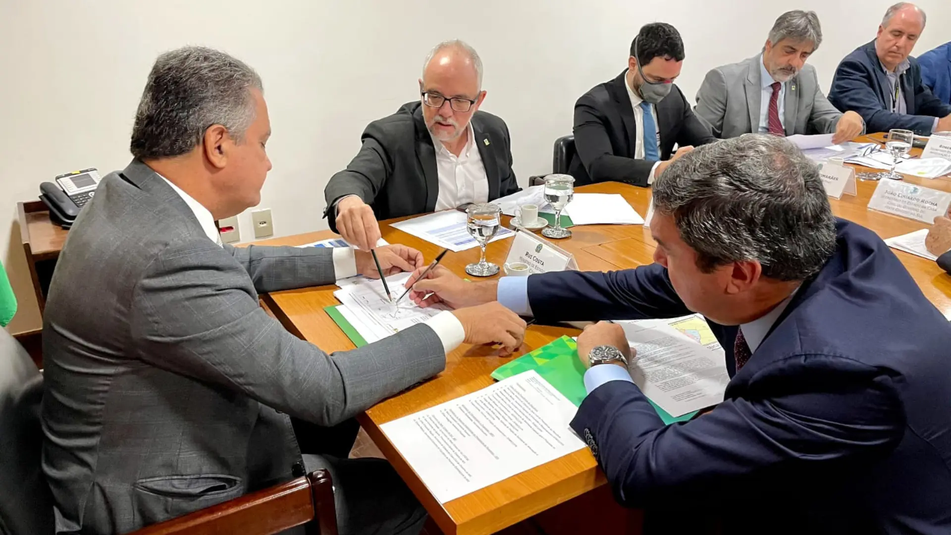 capa-politica-2023-06-01T162217.642.jpg