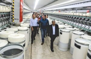 Governador-cumpre-agendas-em-Navirai-Foto-Saul-Schramm-01-730x480-1 (1)