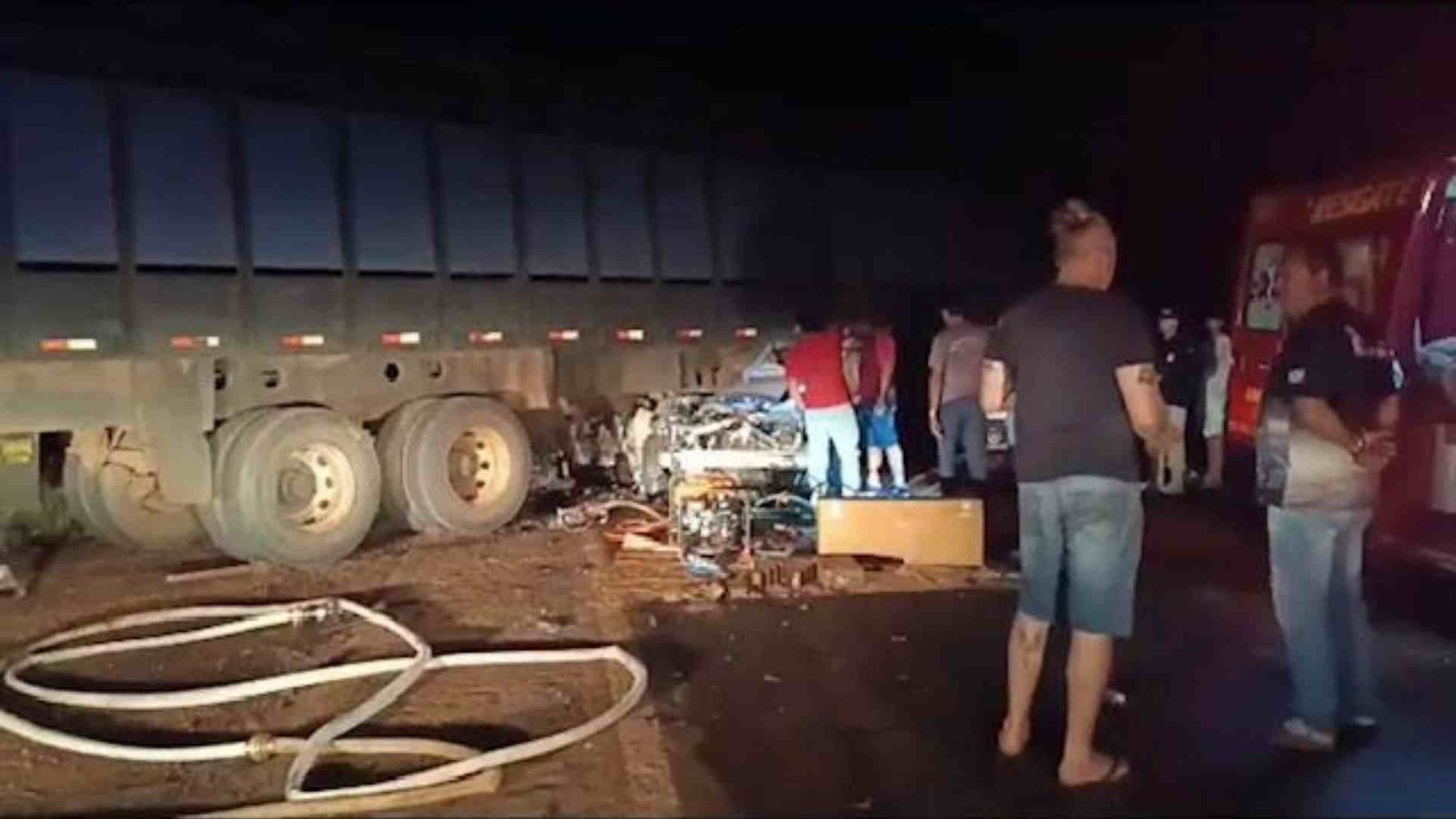 motorista-morre-atingir-carreta-br-262-maracaju