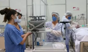 enfermeiros_em_hospital_de_campa-1068x639.jpg