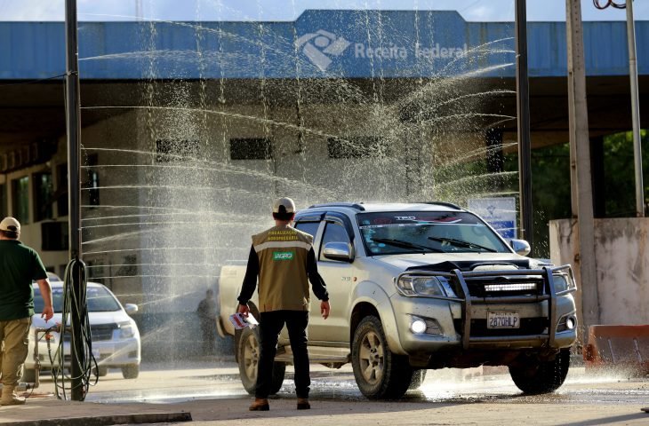 Barreira-da-Iagro-contra-a-gripe-aviaria-em-Corumba-Foto-Saul-Schramm-12-730x480-1