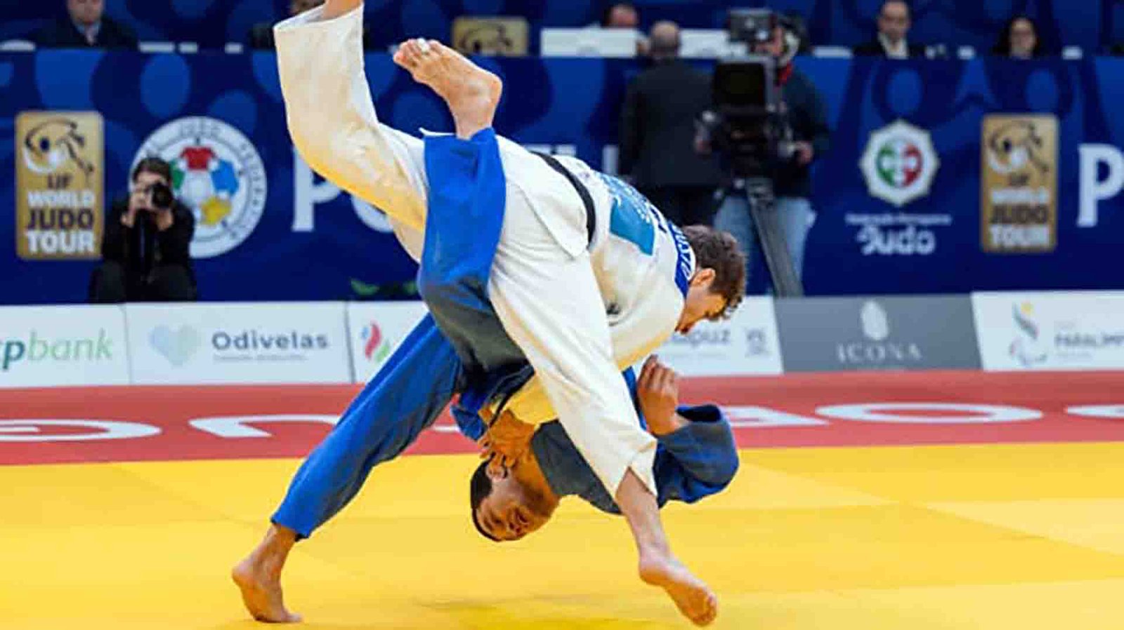 Michel-Augusto-de-branco-acabou-derrotado-na-final-do-Grand-Prix-por-Baratov-mas-impressionou-IJF-Divulgacao
