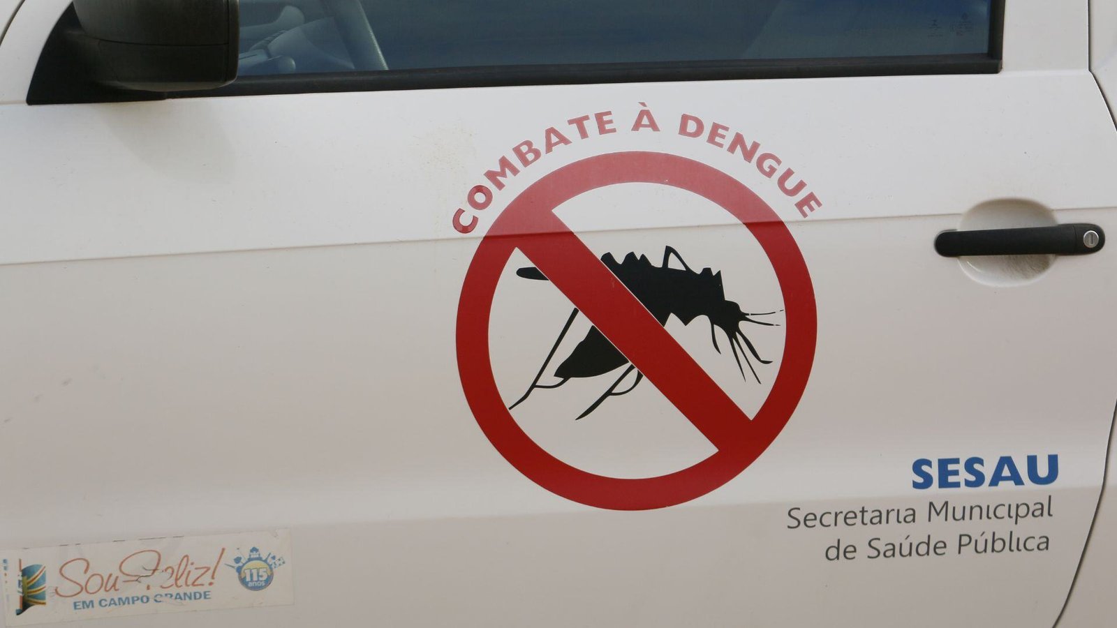 Combate-ao-mosquito_degue_Foto-Henrique-Arakaki