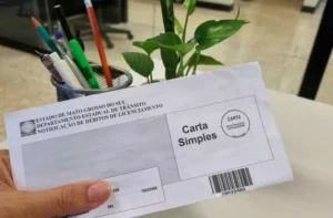 NOTIFICACAO-DEBITOS-LICENCIAMENTO-2024-FOTO-MIRELI-OBANDO-730x480-1.jpeg