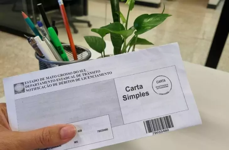 NOTIFICACAO-DEBITOS-LICENCIAMENTO-2024-FOTO-MIRELI-OBANDO-730x480-1.jpeg