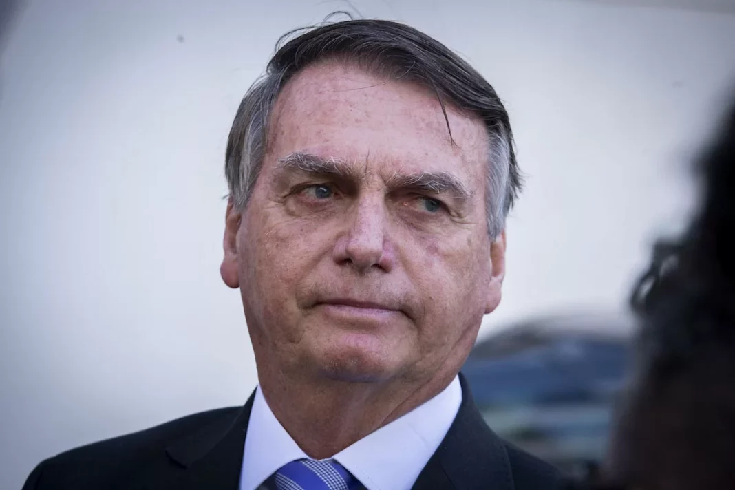 ex-presidente-Jair-Bolsonaro-presta-depoimento-a-Policia-Federal-1-1068x712