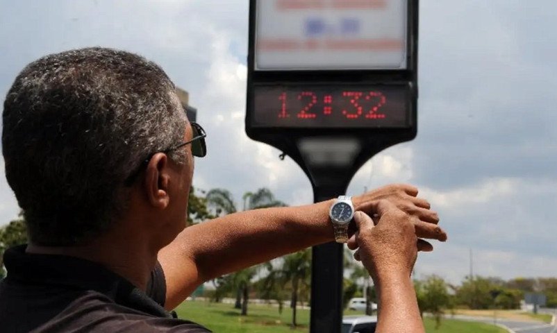 governo-federal-decide-hoje-se-volta-a-adotar-horario-de-verao-ainda-este-ano-17289928579108-thumb