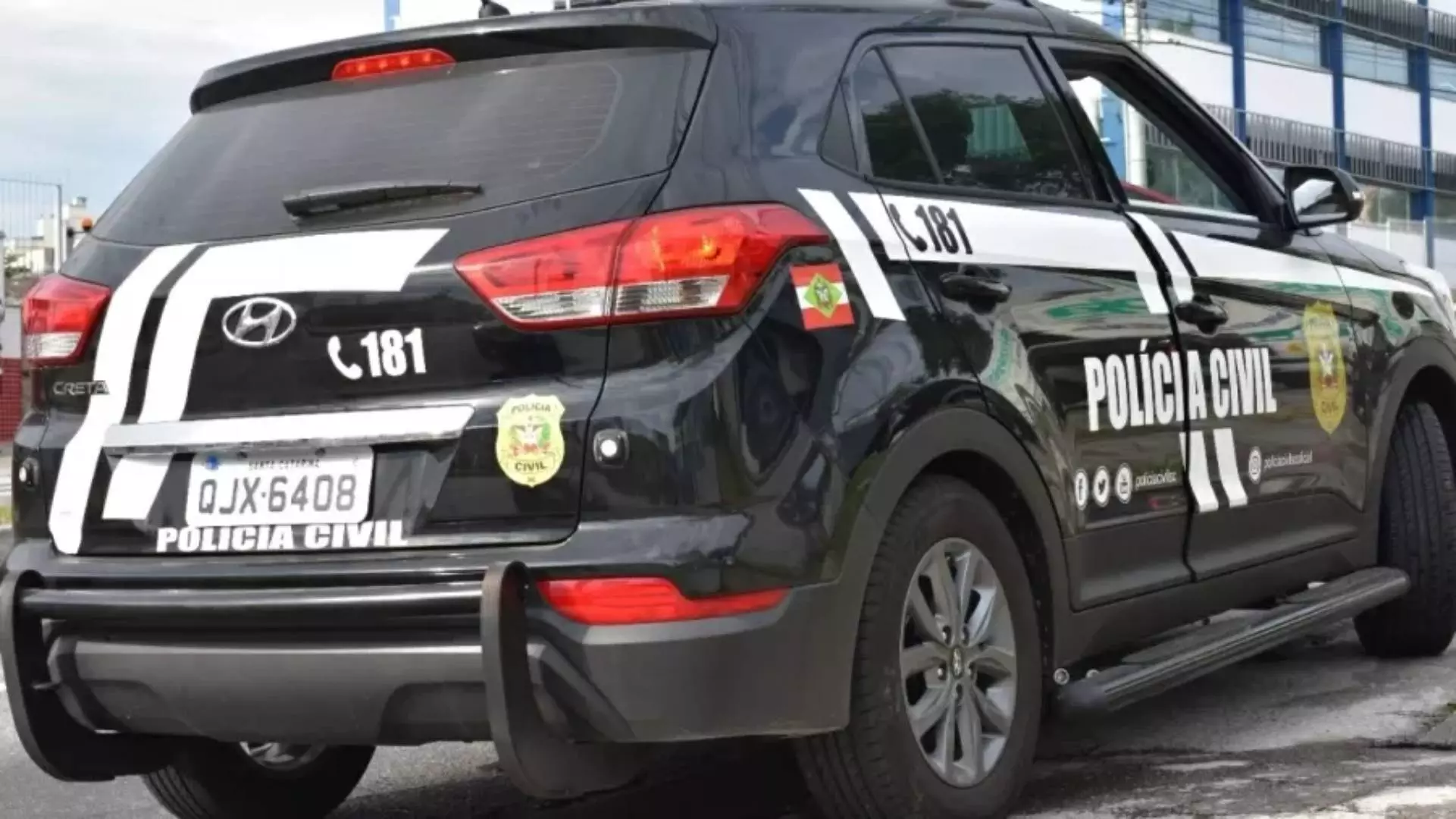 mulher-foi-presa-pela-policia-civil-de-sc-1602163765083_v2_900x506.jpg