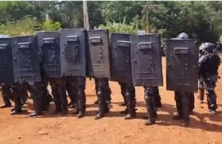 Tiros de borracha são disparados contra protesto de indígenas por falta de água e pastor fica ferido em MS