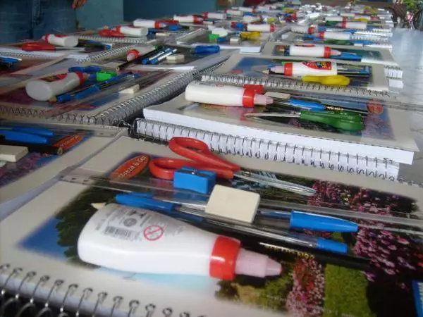 arquivos_noticias_2016_jun_kits_escolares_0