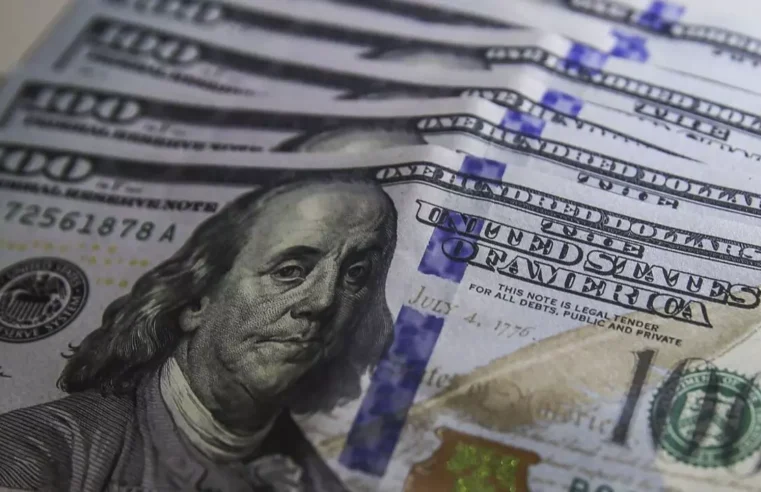 Dólar encerra acima de R$ 6,00 pela primeira vez na história