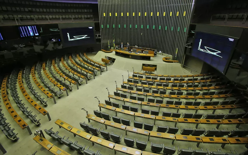 plenario-da-camara-vazia (1)