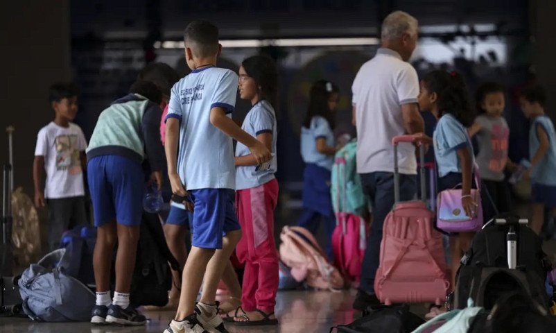 numero-de-alunos-aumenta-no-ensino-medio-mostra-censo-escolar-2024-1744231968837-thumb