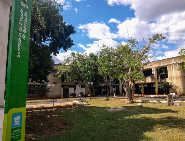 governo-de-ms-se-manifesta-apos-operacao-da-pf-e-nega-envolvimento-de-servidores-ativos-da-educacao-1747837954811-thumb