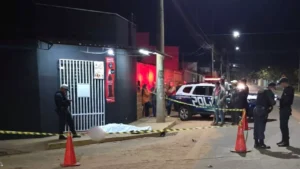 mesas-em-calcadas-de-bares-e-restaurantes-20
