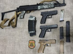 pf-apreende-armas-e-prende-filho-e-sobrinho-de-subprefeito-durante-operacao-na-fronteira-17525065355579-thumb