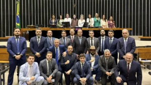 Politicos-que-aderiram-paralisar-trabalhos-no-congresso