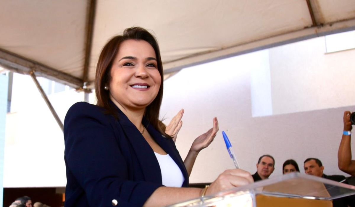 adriane-lopes