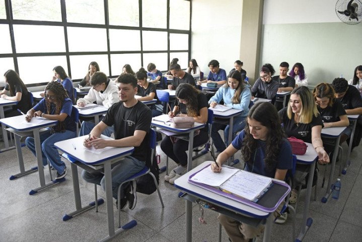 escolas-de-ms-passam-por-avaliacoes-nacional-e-regional-a-partir-de-segunda-feira-1760699345105-thumb (1)