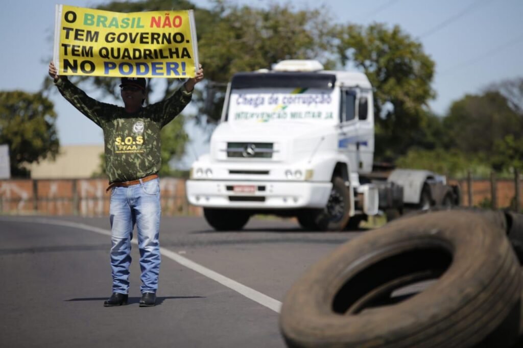 caminhoes_rodovia7-1024x682