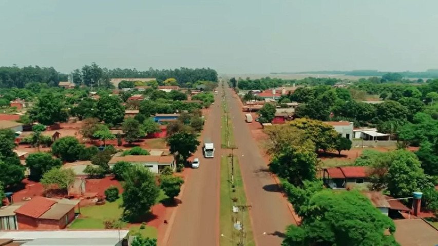 ganhadores-da-mega-da-virada-ja-sacaram-premio-e-movimentam-distrito-de-vista-alegre-17677122533437-thumb