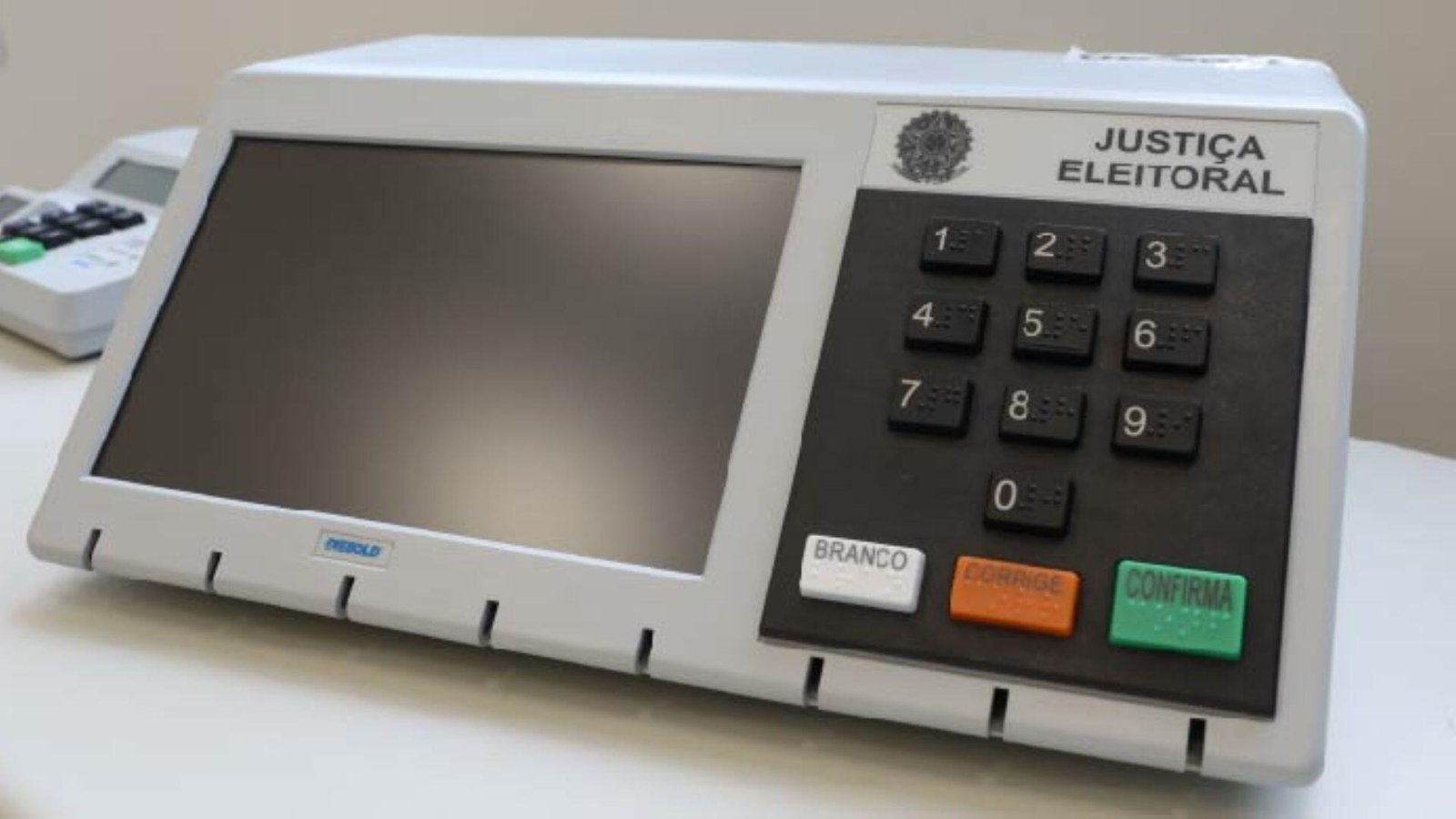 Urna-eletronica_Foto-Ascom-TRE-PR