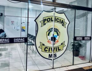 mulher-e-encontrada-morta-em-cama-e-filho-e-levado-para-delegacia-17787745608899-thumb