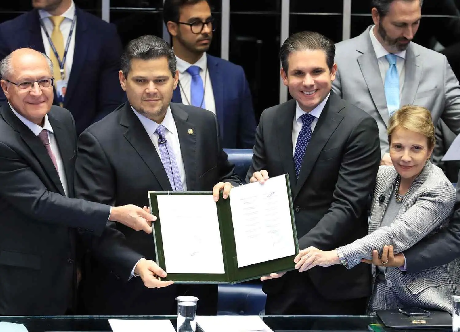 nelsinho-tereza-acordo-progressistas-foto-e1777650980905.jpg (1)