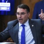 Flávio Bolsonaro aparece à frente de Lula entre eleitores do RJ, aponta pesquisa