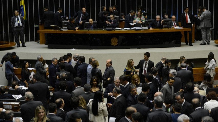 congresso-pode-votar-fim-da-escala-61-e-da-taxa-das-blusinhas-nesta-semana-17881226445802-thumb