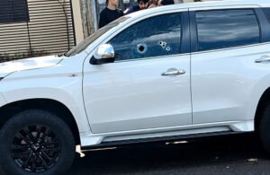 homem-e-morto-a-tiros-dentro-de-pajero-na-fronteira-com-o-paraguai-17909687011058-thumb
