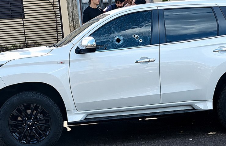 homem-e-morto-a-tiros-dentro-de-pajero-na-fronteira-com-o-paraguai-17909687011058-thumb